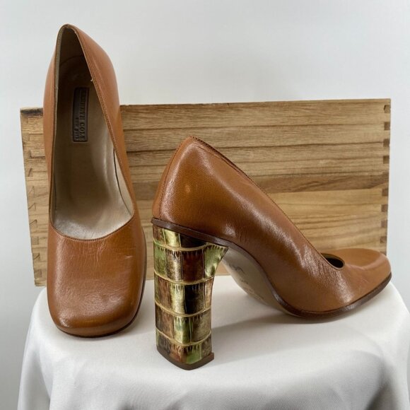 Kenneth Cole Italian Leather Heels With Unique Gold-Toned Block Heels - Size 6M - Picture 2 of 6